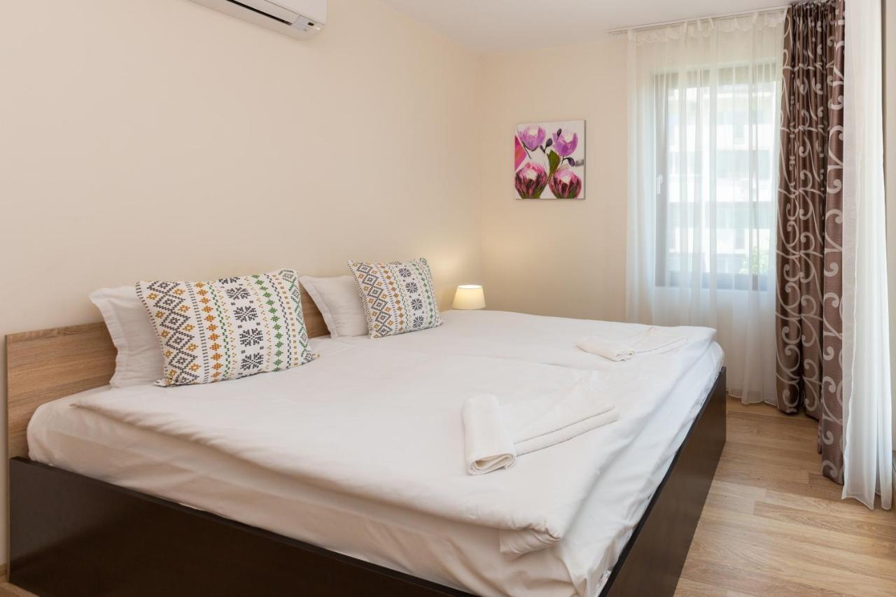 Apartments Flora 1 Burgas Extérieur photo