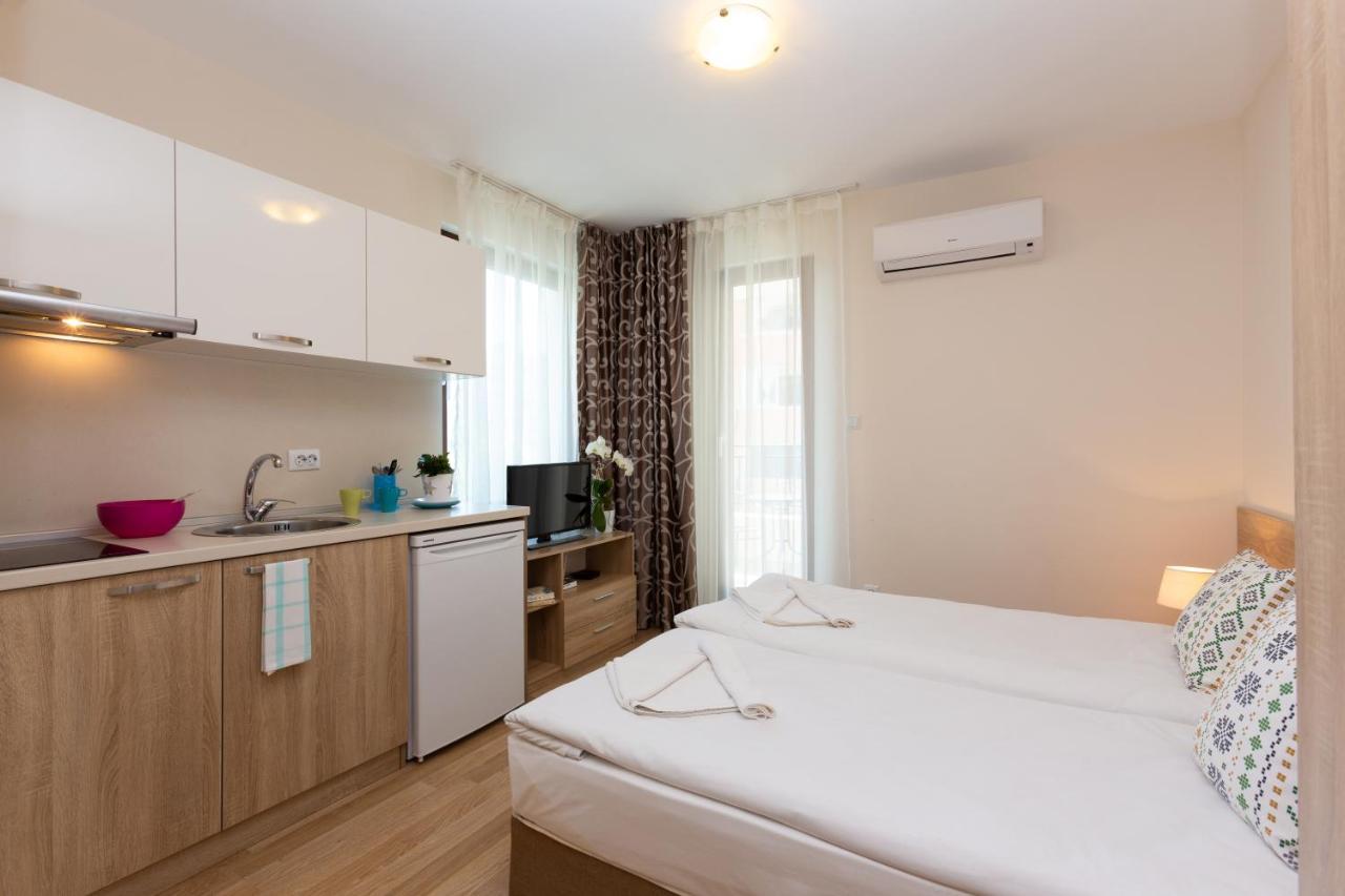 Apartments Flora 1 Burgas Extérieur photo