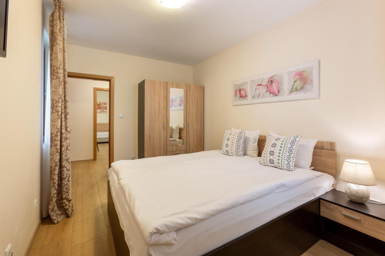 Apartments Flora 1 Burgas Extérieur photo