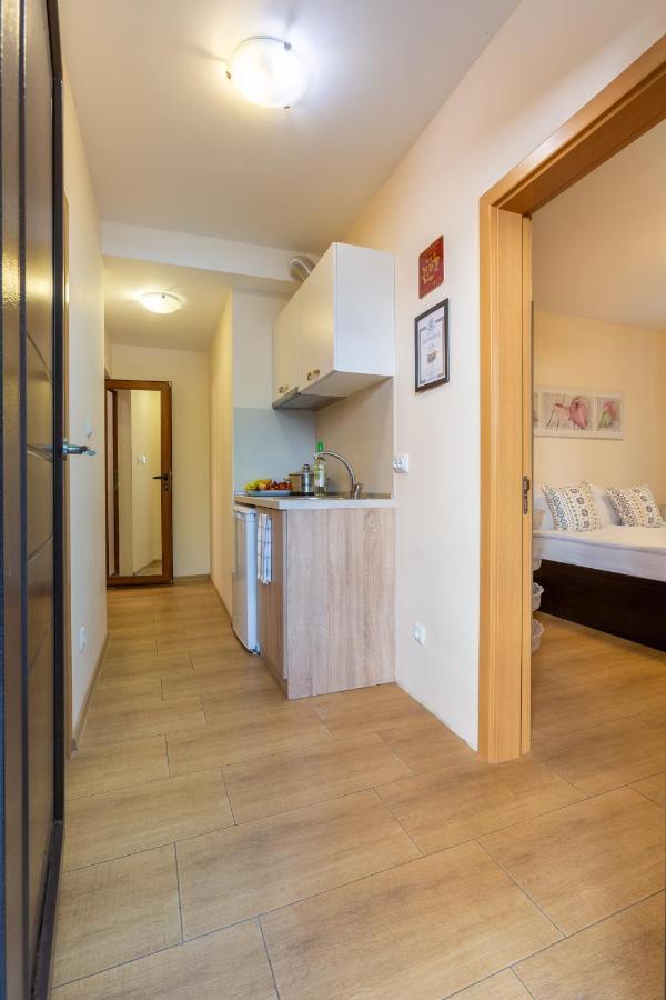 Apartments Flora 1 Burgas Extérieur photo